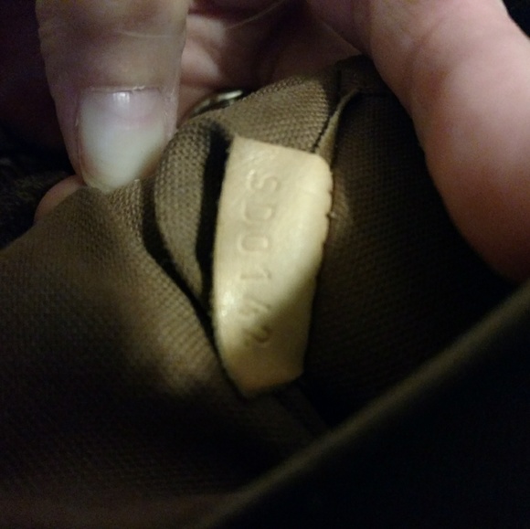 Auth. Louis Vuitton Sully - Picture 5 of 8